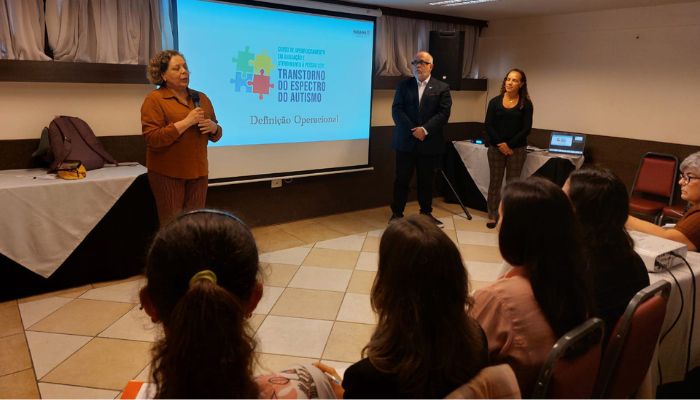 Foto: Fernando Araújo Pioneiro no SUS: Paraná aplica metodologia internacional no atendimento aos autistas